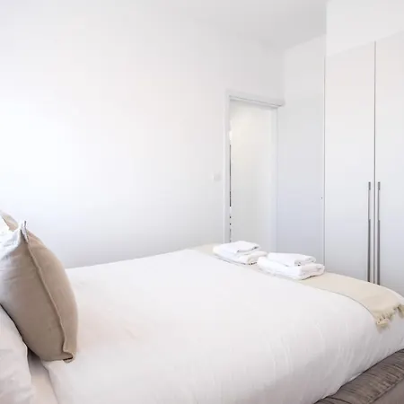 Silene X Apartment